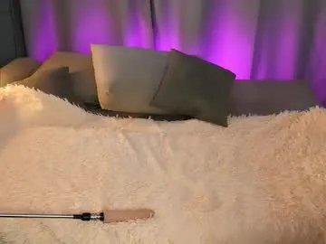 britneyfoxxxx1 on Chaturbate