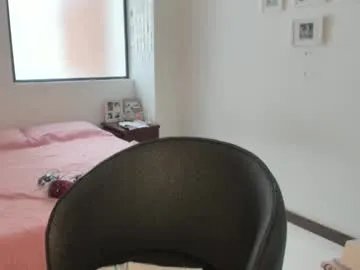 Freechat carolina_zaens on Chaturbate