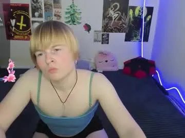 cattie_w_ — GOAL: Tongue out [39 tokens remaining] Welcome to my room! #nonude #blonde #young #new #feet