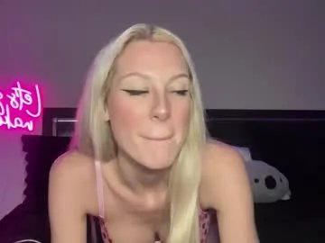 chelsearulebender — hang w me #bigass #bigboobs #natural