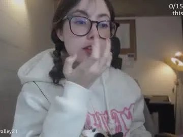 cherrybunny21 on Chaturbate