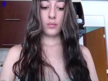 chloe_vahos — room subject changed to 