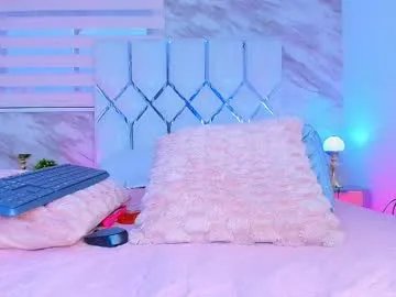 colett_hall on Chaturbate