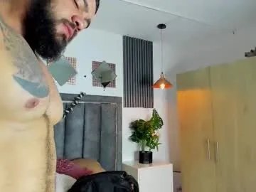 college_muscle_ass on Chaturbate