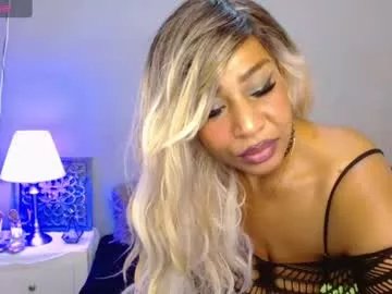 Freechat corinndupont on Chaturbate