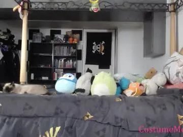 Freechat costumemenagerie on Chaturbate