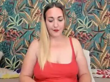 Freechat cristinnna on Chaturbate