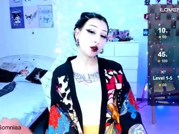 crystalsomnia on Chaturbate