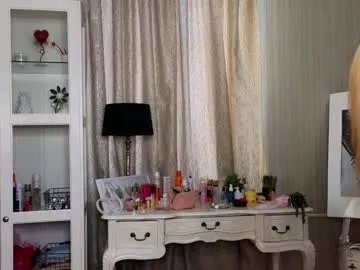 cute_fox_girl — I'am back! Goal: Suck finger look at u  #18 #blonde #new #young #shy  [14 tokens remaining]