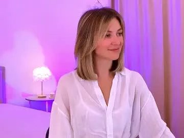 cutemirage — Make me happy  [137 tokens left] #new #milf #natural #cute #erotic