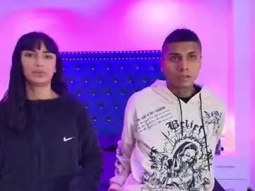 Freechat damian_and_roxanne on Chaturbate