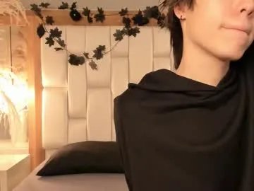 daphne_and_roger on Chaturbate