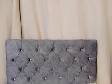 daphneglas —  I want my ass to shine ...  - Goal: Lick my lips slowly & eye contact [46 tokens left] #hairypussy #curvy #sensual #lovense #anal