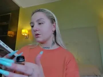 debbie_taylor — Doggy style + spanks ;) #stockings #bigass #lovense #bbw #feet [273 tokens remaining]