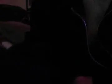 deeznutz343 on Chaturbate