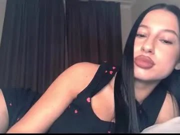 delly_love on Chaturbate