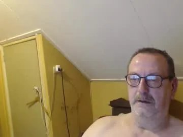 destelp on Chaturbate