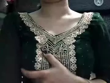 dollmeenu on Chaturbate