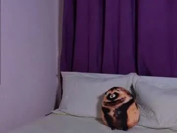 elisbates on Chaturbate