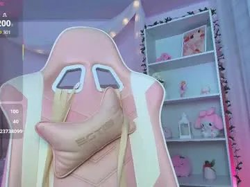 Freechat ely_cherry18 on Chaturbate