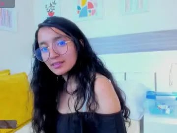 emilyblussh — I'm back  #18 #new #bigass #shy #natural