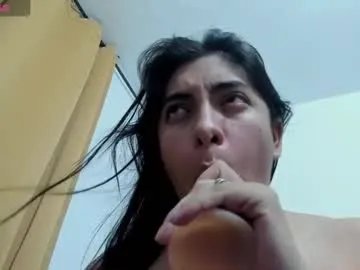 emilysex_118 on Chaturbate