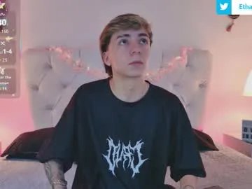 ethan_and_ava on Chaturbate