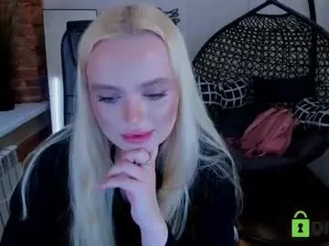 eva2213 — Hi!  This is my second day here! #new #shy #nonude [98 tokens remaining]