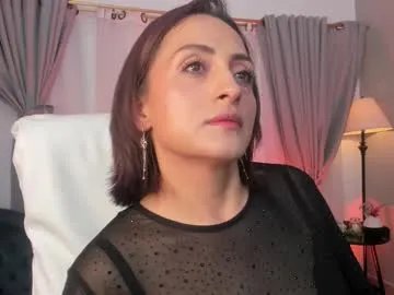 evazul —  Do you dare to check why no one forgets a woman like me? // All goals completed!  Thanks to all tippers! #stockings #milf #feets #pantyhose #hairy