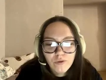 evondollison — Goal: stand up and turn around Hello Im Emilia welcome to my room I'll glag to chat with you and get you know #bigboobs #squirt #new #lovense #bigass [20 tokens remaining]