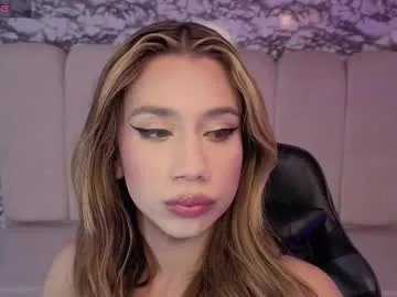 evy_lux_v on Chaturbate