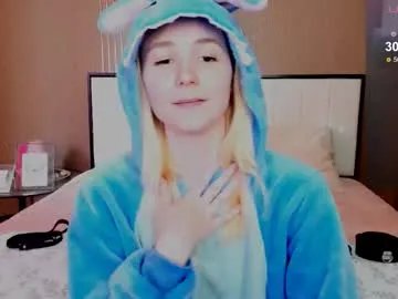 fleximona on Chaturbate