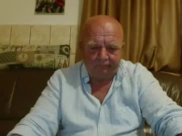 fullballs6 on Chaturbate