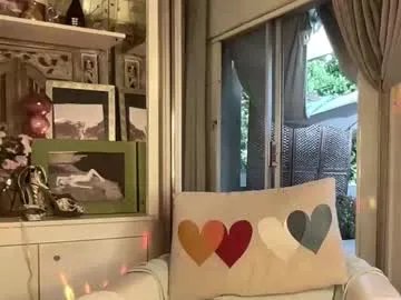 gl1tter_barbie on Chaturbate