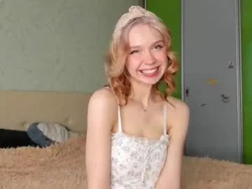glitchydoll — Welcome to my room! im Sarah, its my first day here  - Goal: sensual blowjob [64 tokens left] #new #teen #18 #anal #smalltits
