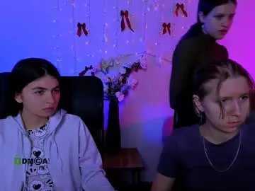 gloria_bubble — GOAL: flash boobs [400 tokens remaining] Welcome to my room!  #smalltits #skinny #teen #18 #feet