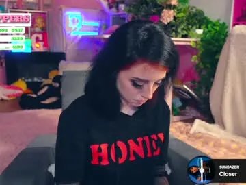 Freechat goldengoddessxxx on Chaturbate