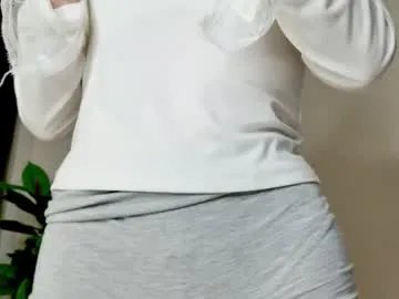 guns_n_buns on Chaturbate