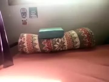 hazelholes on Chaturbate