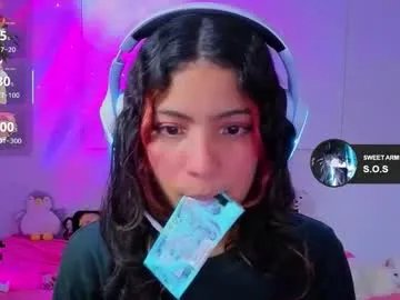 helia_n_amy on Chaturbate