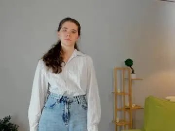 hellenumholtz — GOAL : Spin around to show outfit! Hi guys im Nala! its my first day here! #shy #new #18 #natural #bigass [15 tokens remaining]