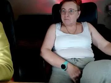 joannaandneighbour on Chaturbate