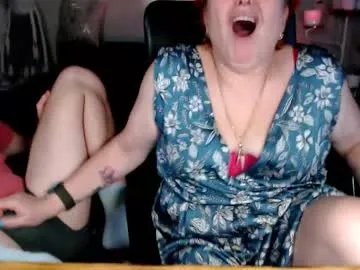 joannaandneighbour on Chaturbate