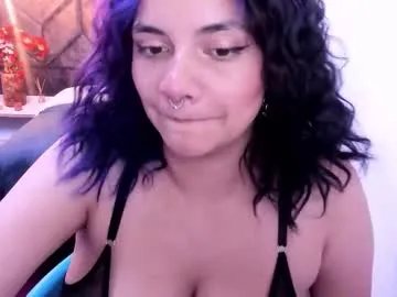 kiara_cruz__ on Chaturbate