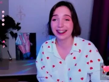 kindhazelhere_ on Chaturbate