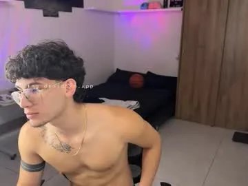 kisan_smith — Flash dick #huge #fit #str8 #alpha #boyfriend [50 tokens left]