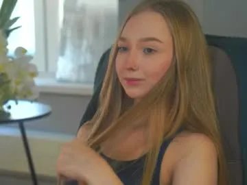 kyleepassley — goal:  Eye contact + play with lips <3  hello guys im Lei and im #new #shy model on CB #skinny #blonde #18 [0 tokens remaining]