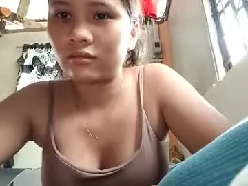 kyliexx98 on Chaturbate