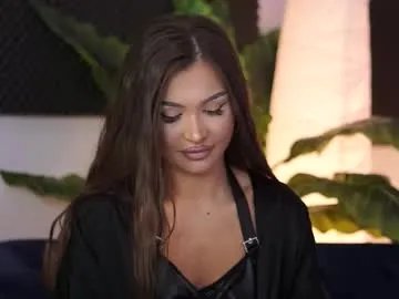 kyssaraplay on Chaturbate