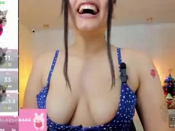 larsonmia on Chaturbate
